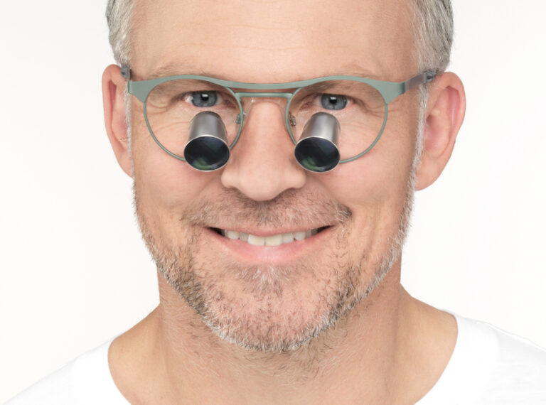 2022-04-frames-panto-splash-sage-green-model